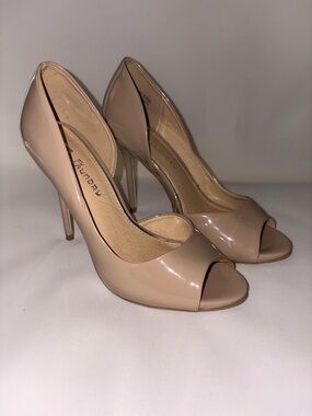 CL by Laundry D'Orsay Peep Toe Nude Patent Stiletto Heels Size 6.5